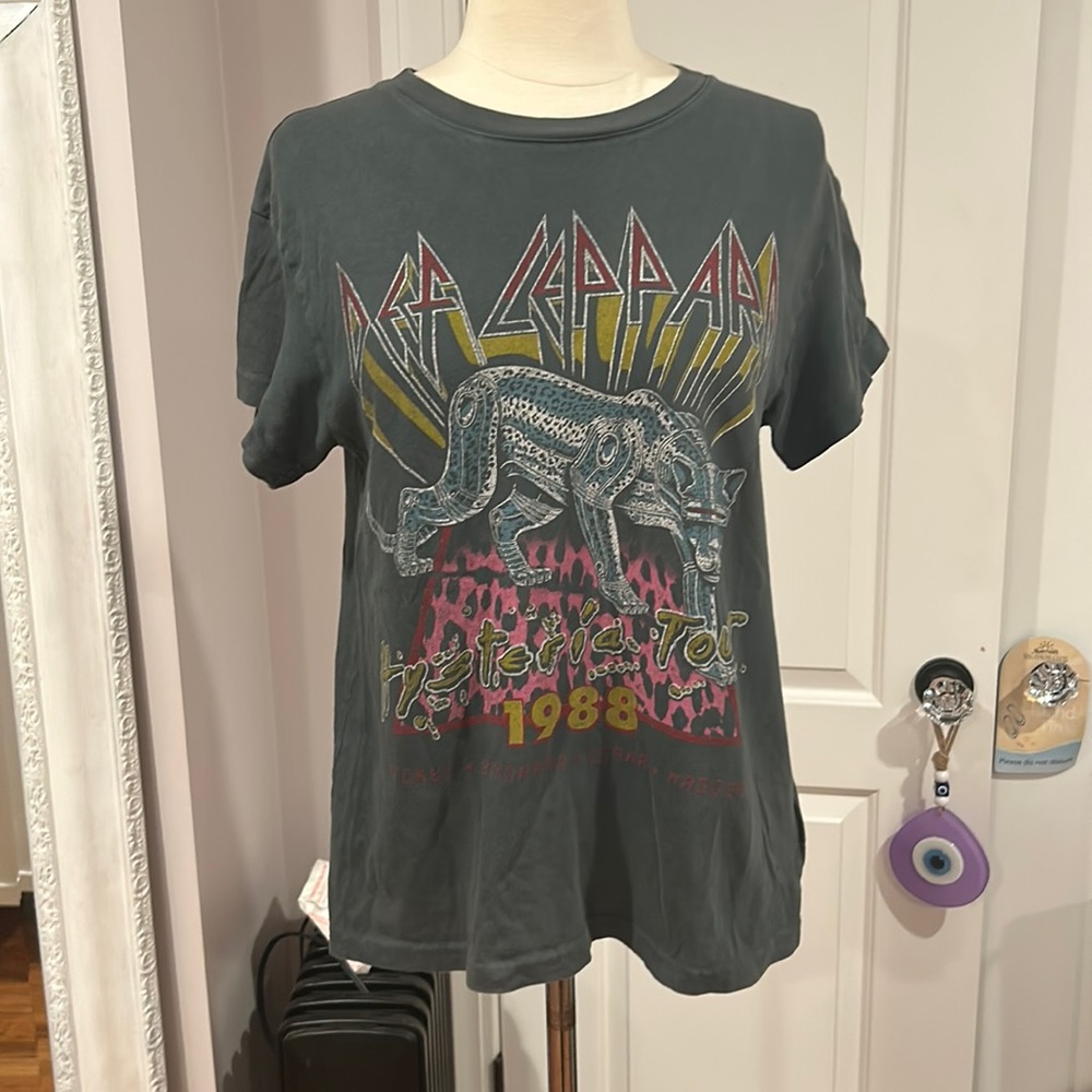 New! Daydreamer t-shirt in perfect condition